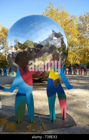 Univers éclairé - célébration du 70e anniversaire des Nations Unies centré dans Rumsey Playfield de Central Park Banque D'Images