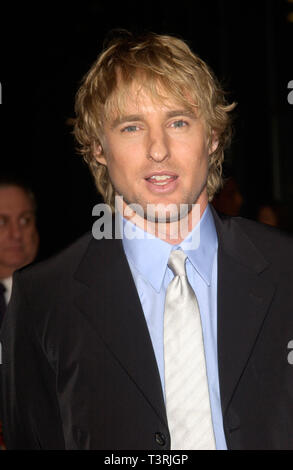 LOS ANGELES, CA. 23 octobre 2002 : l'Acteur Owen Wilson lors de la première mondiale de son nouveau film I Spy, au Cinerama Dome d'Hollywood. © Paul Smith / Featureflash Banque D'Images