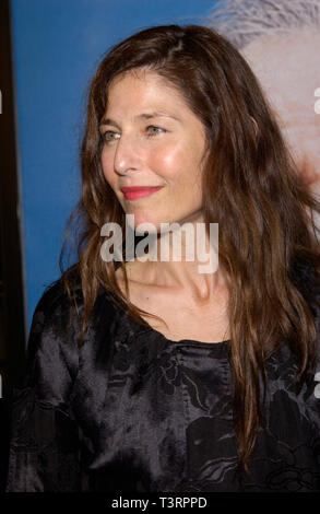 LOS ANGELES, CA. 12 décembre 2002 : l'actrice Catherine Keener à la première de Los Angeles à propos de Schmidt. © Paul Smith / Featureflash Banque D'Images