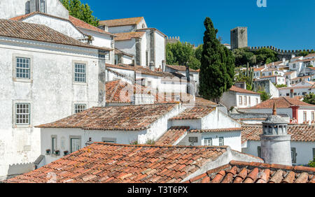 Toits de la ville d'Obidos, Leiria, Portugal Banque D'Images