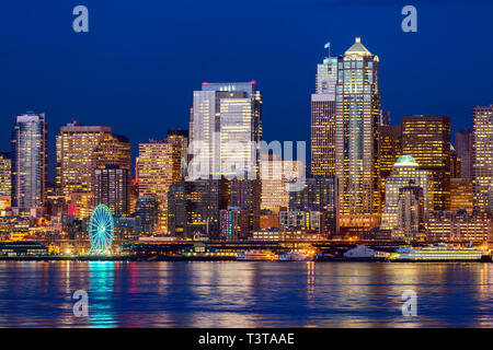 Numéro 12 allumé dans highrise, Seattle, Washington, United States Banque D'Images