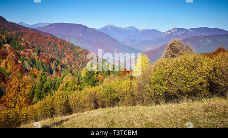 Hubová, la Slovaquie. 14 octobre, 2018.Voir de Malá Fatra prés de la vallée près de Hubová Hlboká ci-dessus, la Slovaquie. Banque D'Images