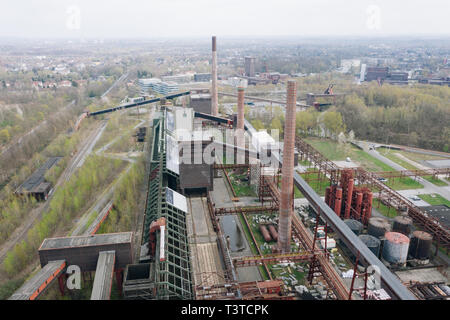 Vue aérienne de drone Zollverein grand vieux complexe industriel abandonné à Essen, Allemagne Banque D'Images