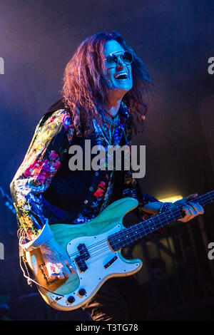 Milan Italie. 10 avril 2019. Le bassiste et chanteur de rock anglais GLENN HUGHES effectue sur scène à Alcatraz pendant les 'Glenn Hughes effectue Cl Banque D'Images