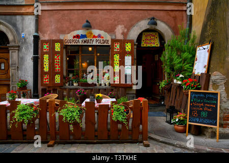 Varsovie, Pologne - le 29 juin 2018. Restaurant traditionnel polonais Gospoda Kwiaty Polskie dans la vieille ville, Stare Miasto , ville de Varsovie, Pologne. Banque D'Images