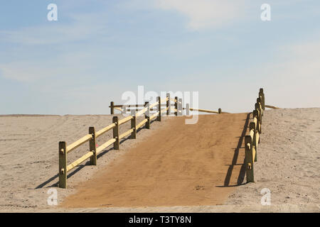 De nouvelles rampes des dunes et de la plage construit dans le cadre de projets de conservation et restauration de la plage, Lavalette, New Jersey, USA Banque D'Images