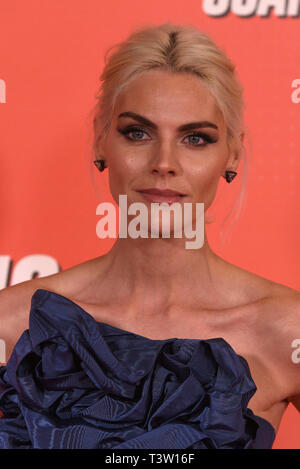 Actrice Espagnole Amaia Salamanca vu qui pose pour les médias comme elle arrive pour la 'Lo Dejo Cuando Quiera' première mondiale au cinéma Capitol à Madrid. Banque D'Images