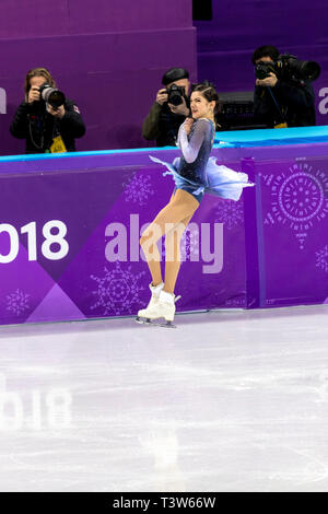 Evgenia Medvedeva (OAR) qui se font concurrence sur le patinage artistique - Court dames aux Jeux Olympiques d'hiver de PyeongChang 2018 Banque D'Images