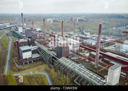 Vue aérienne de drone Zollverein grand vieux complexe industriel abandonné à Essen, Allemagne Banque D'Images