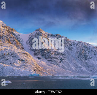 Les icebergs, Scoresbysund, Groenland Banque D'Images