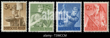 Ensemble de timbres-poste allemand : rad travailleurs en uniforme avec des armes et des outils, 8e anniversaire de l'Imperial service du travail, 1943, l'Allemagne, LE DR Banque D'Images