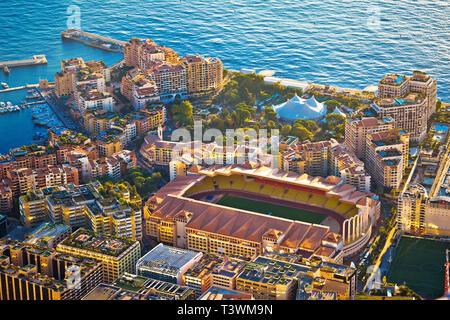 Fontvieille et au bord de l'AS Monaco stadium vue aérienne, Principauté de Monaco Banque D'Images