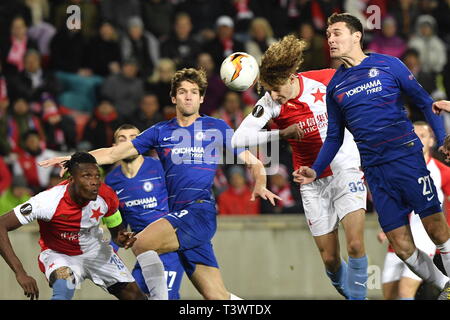 Prague, République tchèque. Apr 11, 2019. De gauche SIMON DELI de Slavia, MARCOS ALONSO de Chelsea, ALEX KRAL de Slavia et ANDREAS CHRISTENSEN de Chelsea en action lors de la finale de la Ligue des Champions de football : Slavia Praha vs Chelsea à Prague, République tchèque, le 11 avril 2019, photo : CTK Vit Simanek/Photo/Alamy Live News Banque D'Images