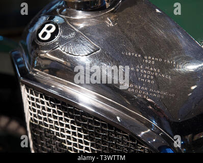 Londres, Royaume-Uni. 11 avril, 2019. Plus de 25 Pre-War Bentleys sur l'affichage à l'Bonhams New Bond Street pour l'aperçu de "l'âge d'activité' Exposition célébrant les 100 ans du racing Bentley. L'exposition s'ouvre le 12 avril pour une journée seulement. Credit : Malcolm Park/Alamy Live News. Banque D'Images