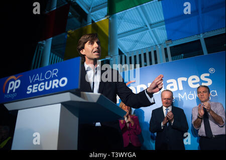 Malaga, Espagne. Apr 11, 2019. Pablo Montesinos, candidat de Malaga au Congrès par parti populaire espagnol, parle à un événement public au cours de l'ouverture des élections générales espagnoles. Aujourd'hui 12 avril, commence oficially la campagne pour les élections générales espagnoles qui est prévu le 28 avril. Parti populaire espagnol et leur chef et candidate présidentielle Pablo Casado, l'espoir de devenir le prochain Premier ministre espagnol. Credit : Jésus Merida/SOPA Images/ZUMA/Alamy Fil Live News Banque D'Images