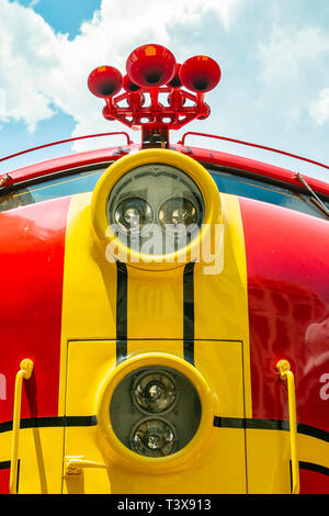 La locomotive de train d'époque de Santa Fe Super Chief Warbonnet au musée du chemin de fer Galveston Banque D'Images