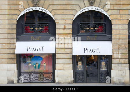 PARIS, FRANCE - 21 juillet 2017 : magasin de luxe Piaget dans Place Vendôme à Paris, France. Banque D'Images