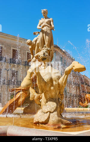 Fontaine de Diane à Syracuse, Sicile, Italie Banque D'Images