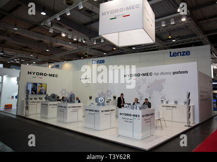 Impressions de l'autre l'automatisation intégrée, motion et les lecteurs et l'usine numérique et intégrée de l'énergie sur les stands à la foire de Hanovre Banque D'Images