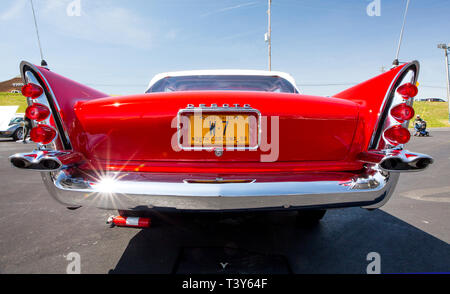 CONCORD, NC (USA) - 6 Avril 2019 : une automobile DeSoto de 1958 sur l'affichage à l'Pennzoil AutoFair Classic Car Show à Charlotte Motor Speedway. Banque D'Images