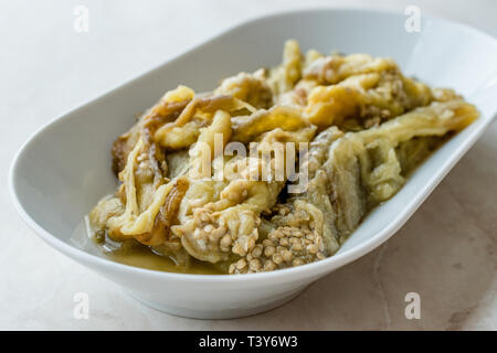 Pâte d'Aubergine maison baba ganoush / Aubergine Dip. L'alimentation biologique. Banque D'Images