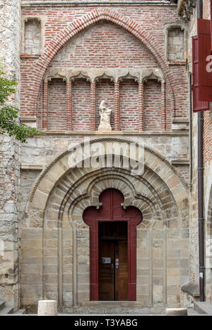 Façade de la Cathédrale Saint Etienne de Cahors, Occitanie, France Banque D'Images