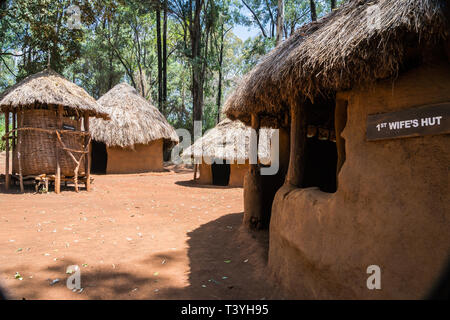 Nairobi, l'Afrique de l'Est - 9 mars 2019 - Traditionnel, tribal hut dans Bomas du Kenya museum Banque D'Images