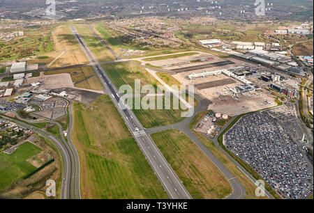 Une vue aérienne de l'aéroport de Birmingham, West Midlands, Royaume-Uni Banque D'Images