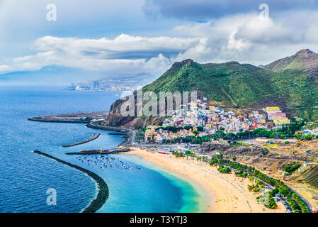 Avis de Las Teresitas San Andres et village, Tenerife, Canaries, Espagne Banque D'Images