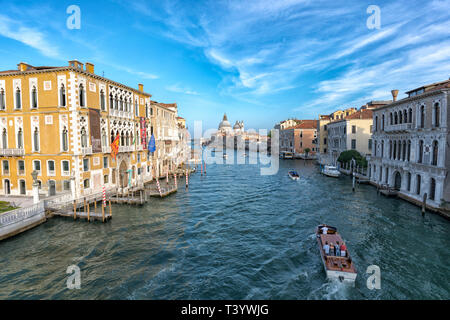 L'Italie. Septembre 2018 Venise. Paysage urbain du Grand Canal à Venise avec des bateaux Banque D'Images