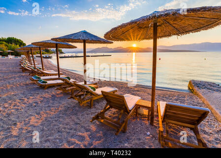 Nikiana Beach sur la mer Ionienne, l'île de Lefkada, Grèce. Banque D'Images