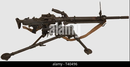 ARMES A FEU, Mitrailleuse AA52 et trépied, MA Châtellerault, sans tête de culasse, calibre 7,5 x 54, n° d'ordre de fabr. A12629, arme composite, boîtier et canon ressoudés, cap d'alimentation généralisé type F1, manque le volet inférieur, canon lourd avec poignée de transport et bipied en tôle emboutie, crosse rétractable, bretelle neuve, avec son affût trépied M2-MF52 phosphaté en TBE. L'AA52 a été largement utilisée par l'armée française pendant le conflit algérien avant d'être convertie en 7,62 OTAN. Fabriquée en tôle emboutie, elle Additional-Rights Clearance-Info-, possède-Not-Available Banque D'Images
