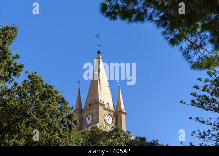 MESSINA, ITALIE - 06 novembre 2018 - Le clocher avec carillon de la cathédrale du Duomo en Sicile Banque D'Images