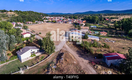 Vue de drone petit village de Pobladura de Aliste Banque D'Images