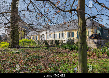 Bonn - Vue de Château de Poppelsdorf avec jardins botaniques de l'Université de Bonn, Rhénanie du Nord-Westphalie, Allemagne, 01.04.2019 Banque D'Images