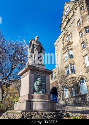 Mounument à Sir Henry Campbell Bannerman à Bâtiments municipaux sur Corn Exchange Road Ville de Stirling en Écosse Banque D'Images