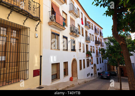 Ruelle typique dans les ville de Pego, dans la province d'Alicante Espagne Banque D'Images