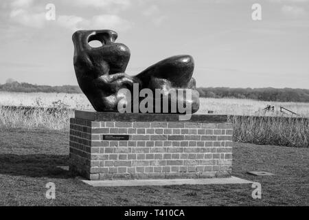 Henry Moore Reclining figure, Snape accouplements, Suffolk, UK. Banque D'Images