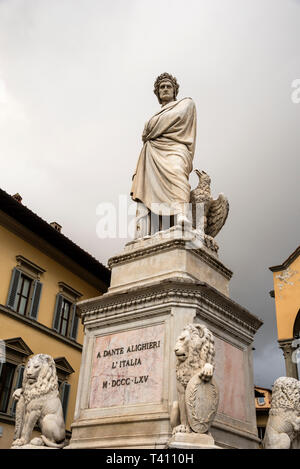 Monument au poète italien Alighieri Dante à Florence, Italie. Banque D'Images