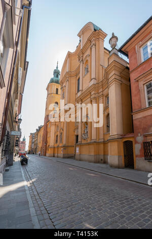 Varsovie, Pologne. Avril, 2019. La façade de l'église St Martin Banque D'Images