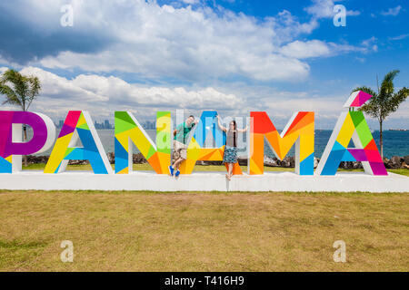 Lettrage de Panama sur la chaussée à Panama City Banque D'Images