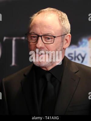 Liam Cunningham assistant à la Premiere Game of Thrones, tenue au Waterfront Hall de Belfast. Banque D'Images