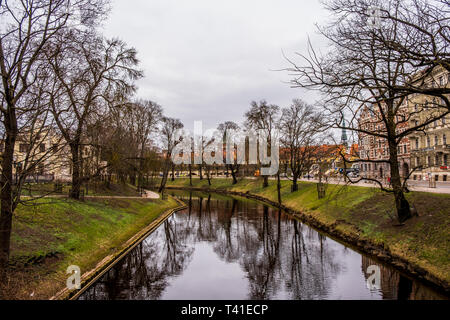 Séparation de canal Old Riga du reste à Riga,Lettonie Banque D'Images