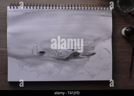 Sketchbook dessin dans étapes de P 51 Mustang . Crayon, Stylo et encre et lavis à l'encre. Banque D'Images