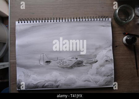 Sketchbook dessin dans étapes de P 51 Mustang . Crayon, Stylo et encre et lavis à l'encre. Banque D'Images