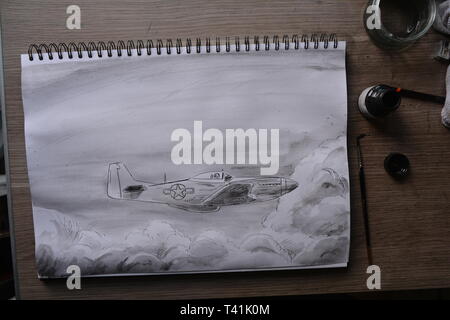 Sketchbook dessin dans étapes de P 51 Mustang . Crayon, Stylo et encre et lavis à l'encre. Banque D'Images