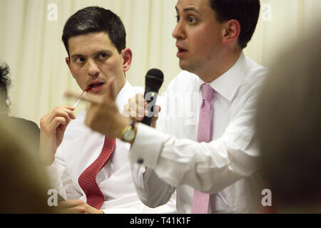 La direction du Parti du travail élections ont lieu dans le sud de Londres. David Miliband Ed Miliband. 30.06.2010. Banque D'Images