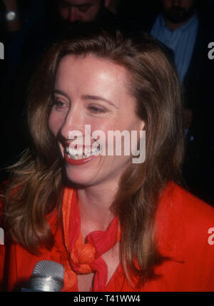 Hollywood, Californie, USA 19 Mars 1994 L'actrice Emma Thompson occupe le neuvième rapport annuel sur l'IFP Independent Spirit Awards/Ouest le 19 mars 1994 à l'Hollywood Palladium à Hollywood, Californie, USA. Photo de Barry King ;/Alamy Stock Photo Banque D'Images