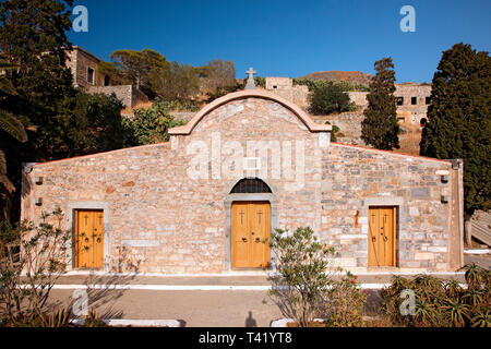 L'église de Agios Panteleimon dans la forteresse de Spinalonga, ancienne léproserie, golfe de Mirabello, Agios Nikolaos, Lassithi, Crète, Grèce. Banque D'Images