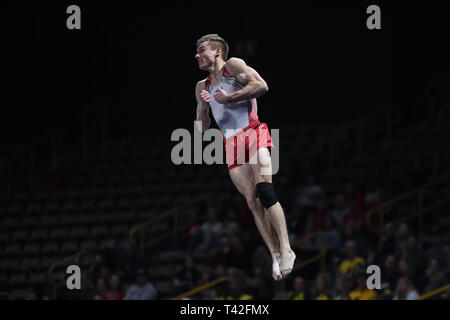 6 avril 2019 - Iowa City, Iowa, États-Unis - ANTON STEPHENSON, de l'Université du Nebraska est en concurrence sur la base pendant l'événement finale tenue à Carver-Hawkeye Arena à Iowa City, Iowa. (Crédit Image : © Amy Sanderson/Zuma sur le fil) Banque D'Images